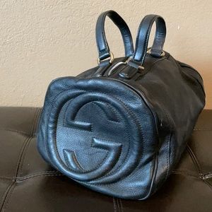 Gucci handbag. Leather.